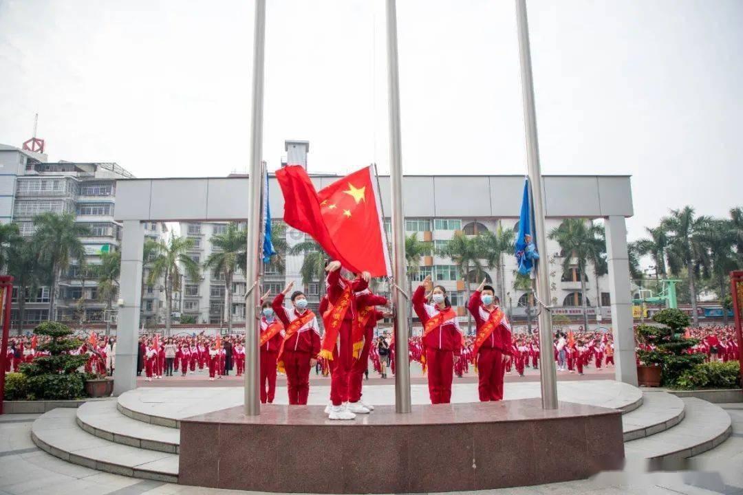 在一声声“尚书大人”中迷失,落马官员周尚书痛哭:白天惊恐交错,晚上噩梦交织,后悔没听父亲的话!